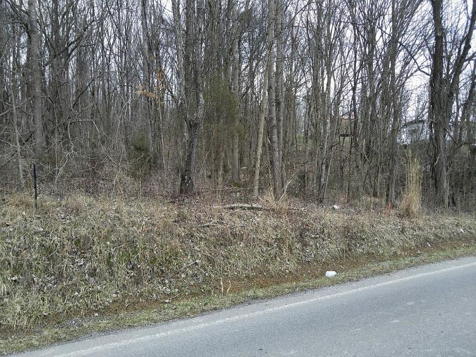 2nd image of 120 Harmony Rd