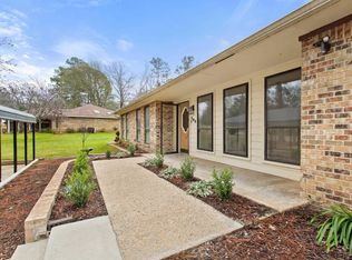 208 Treetop Ln, Hideaway, TX 75771