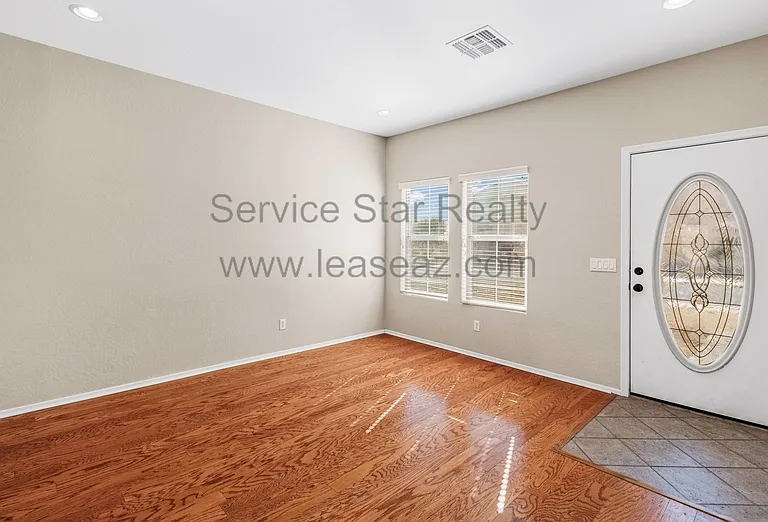 15015 N 172nd Ln — Photo 4