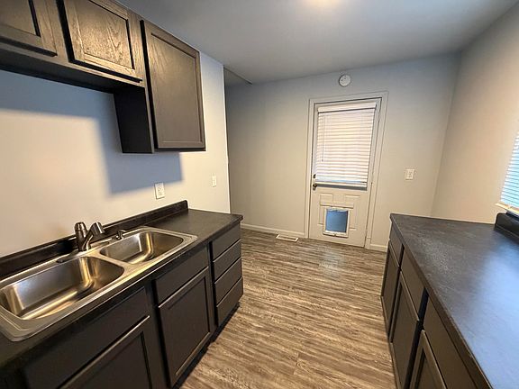 2nd image of 404 Avenue A #A