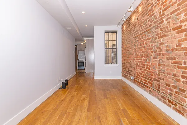 Rented by MySpaceNYC | media 28