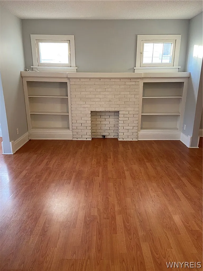 3 bed, 1.0 bath, 1200 sqft, $1,500 — Photo 2
