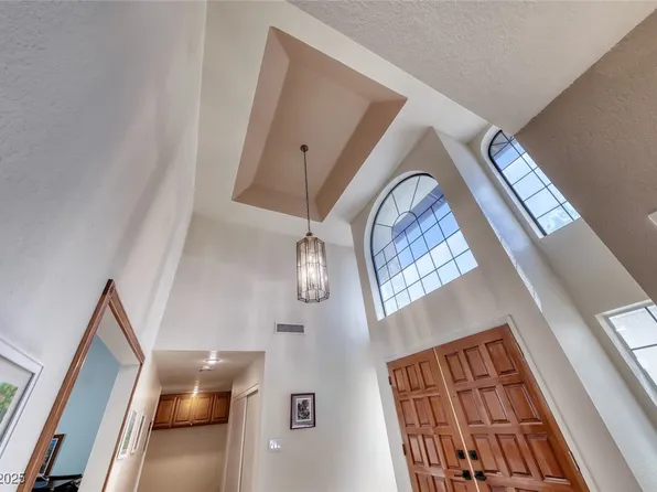 2504 Windjammer Way, Las Vegas, NV 89107