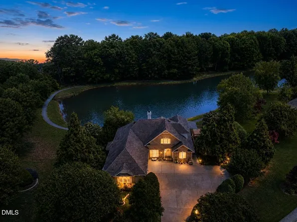 139 Lake Point Dr, Clayton, NC 27527