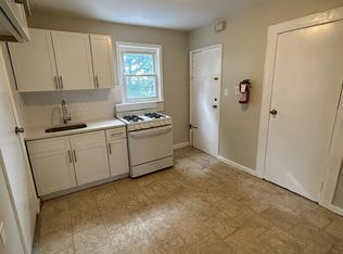 130 Osborne Ter #4, Newark, NJ 07108