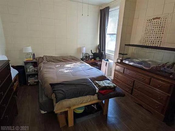 5th image of 900 Brightwood Manor Dr