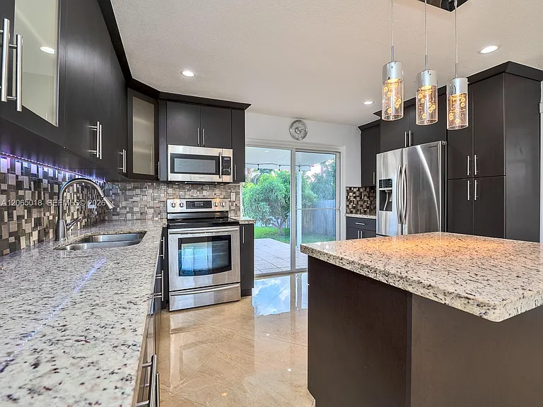 2618 Sherman St — Photo 10