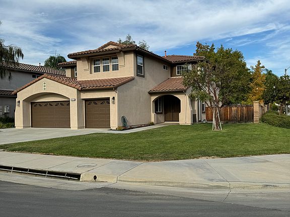2nd image of 42272 Wildwood Ln