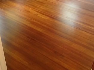 21 38th Dr, Little Neck, NY 11363