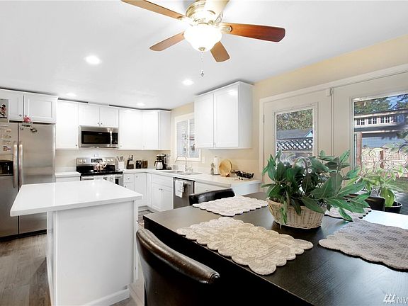 4th image of 1218 Wynoochee Pl NE
