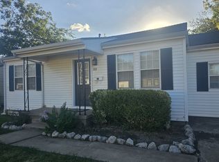 1112 Jet Dr, Midwest City, OK 73110