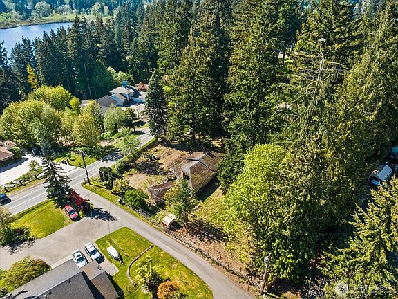 5th image of 1307 N Lake Stickney Drive