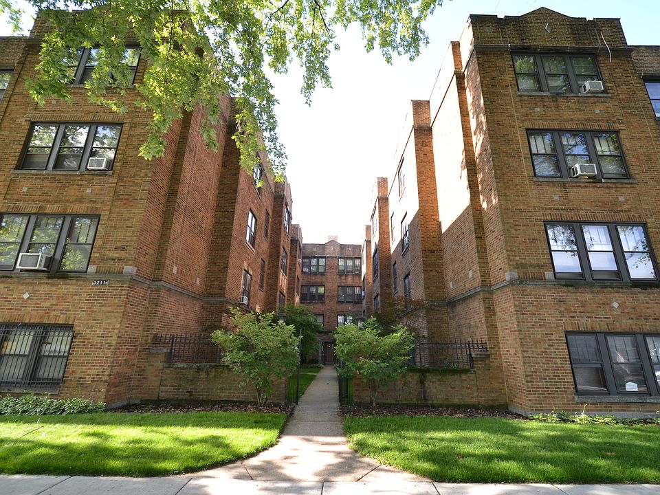 2nd image of 3211 W Belle Plaine Ave #F7e2b292a