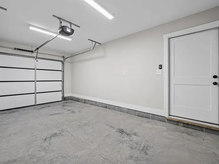 124 Shipman Dr NE — Photo 19