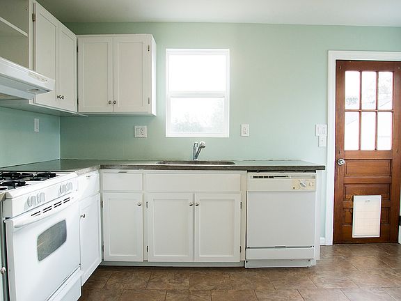 2nd image of 3416 Bonner Dr W