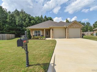 14017 Knoll Pointe Dr, Northport, AL 35475