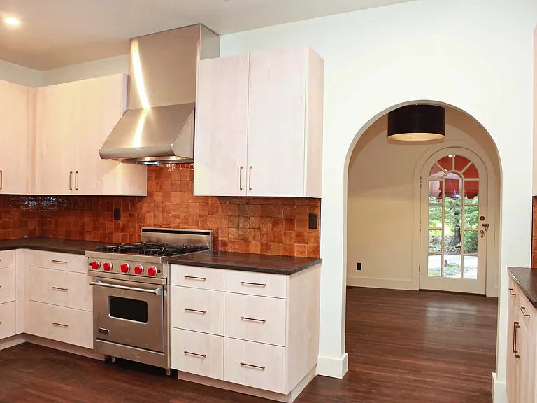 2123 N Elwood Ave — Photo 10
