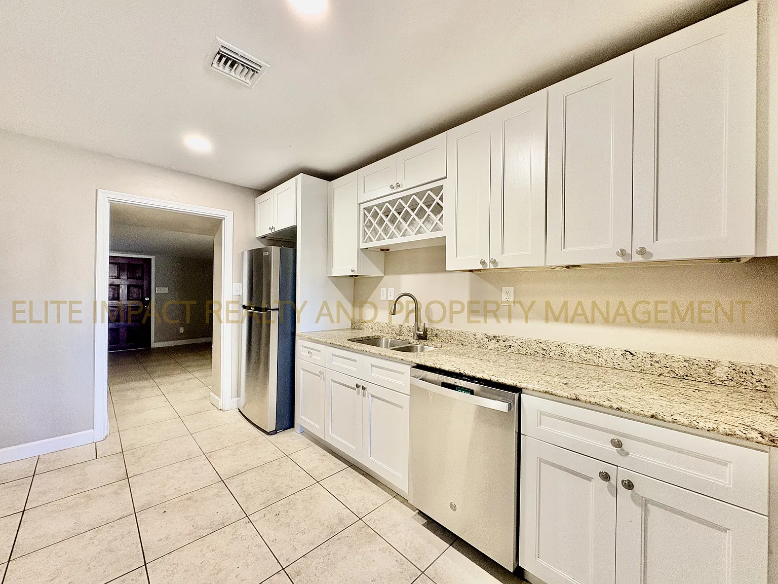 2637 North Wilson Avenue - A — Photo 4