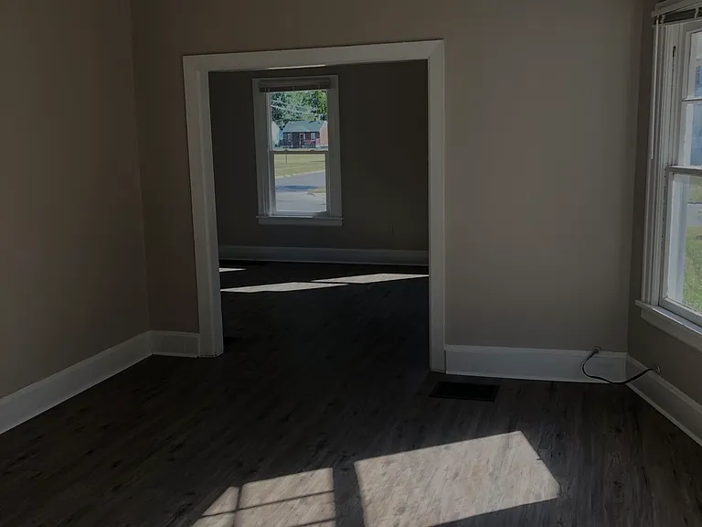 719 15th Ave — Photo 3