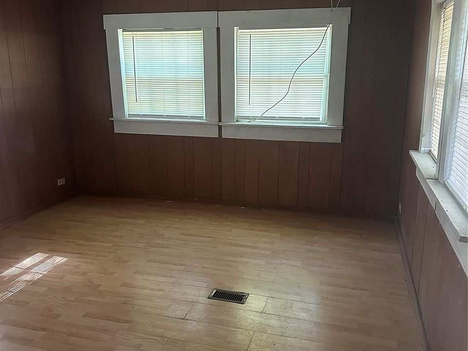 2nd image of 205 N Vine Ave