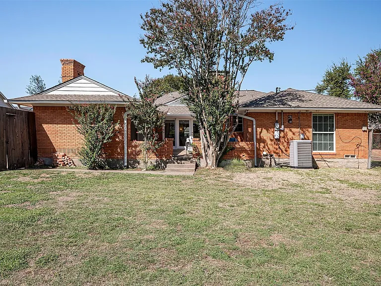 6814 Pemberton Dr — Photo 23