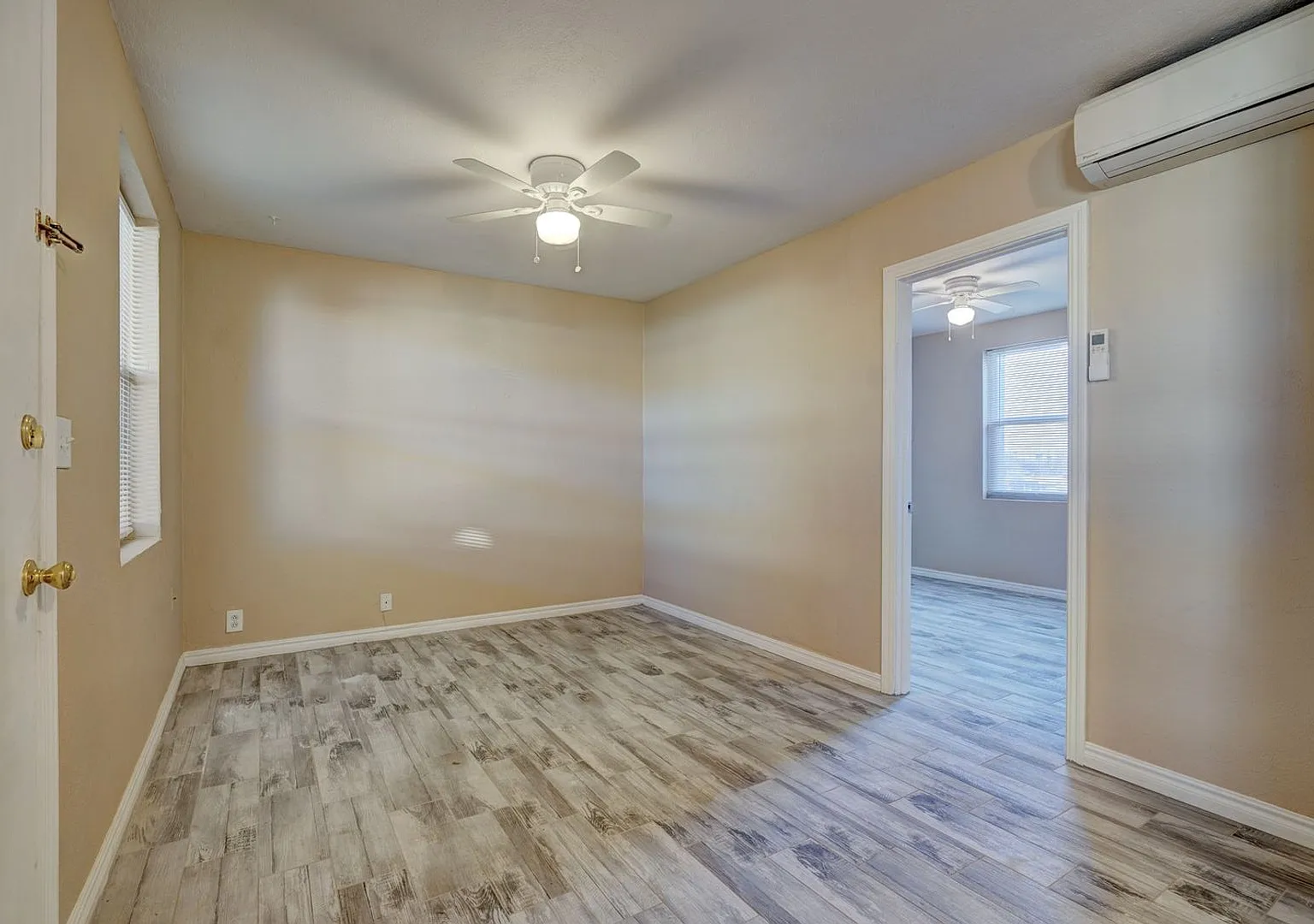 3131 N May Ave — Photo 3