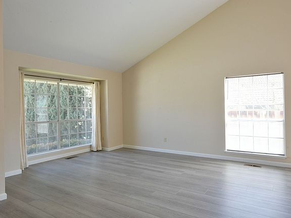 3rd image of 803 Salt Lake Dr