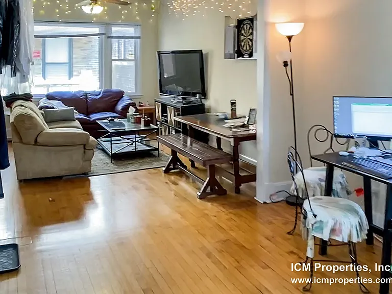 2730 N Wayne Ave #CH2 — Photo 1