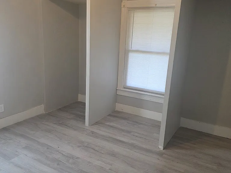 811 Elk St — Photo 7