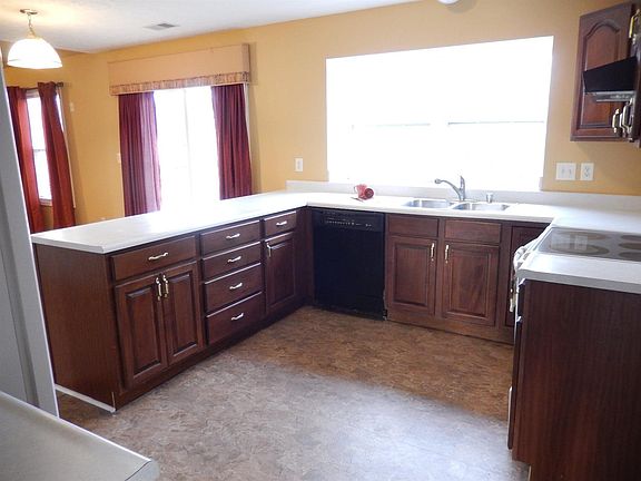 5th image of 277 Masterson Station Dr
