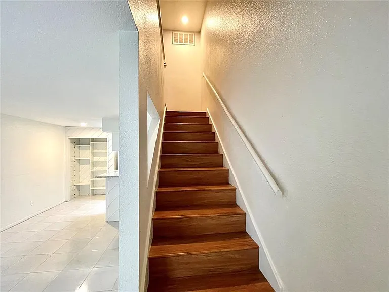 2100 Wilcrest Dr #123 — Photo 9
