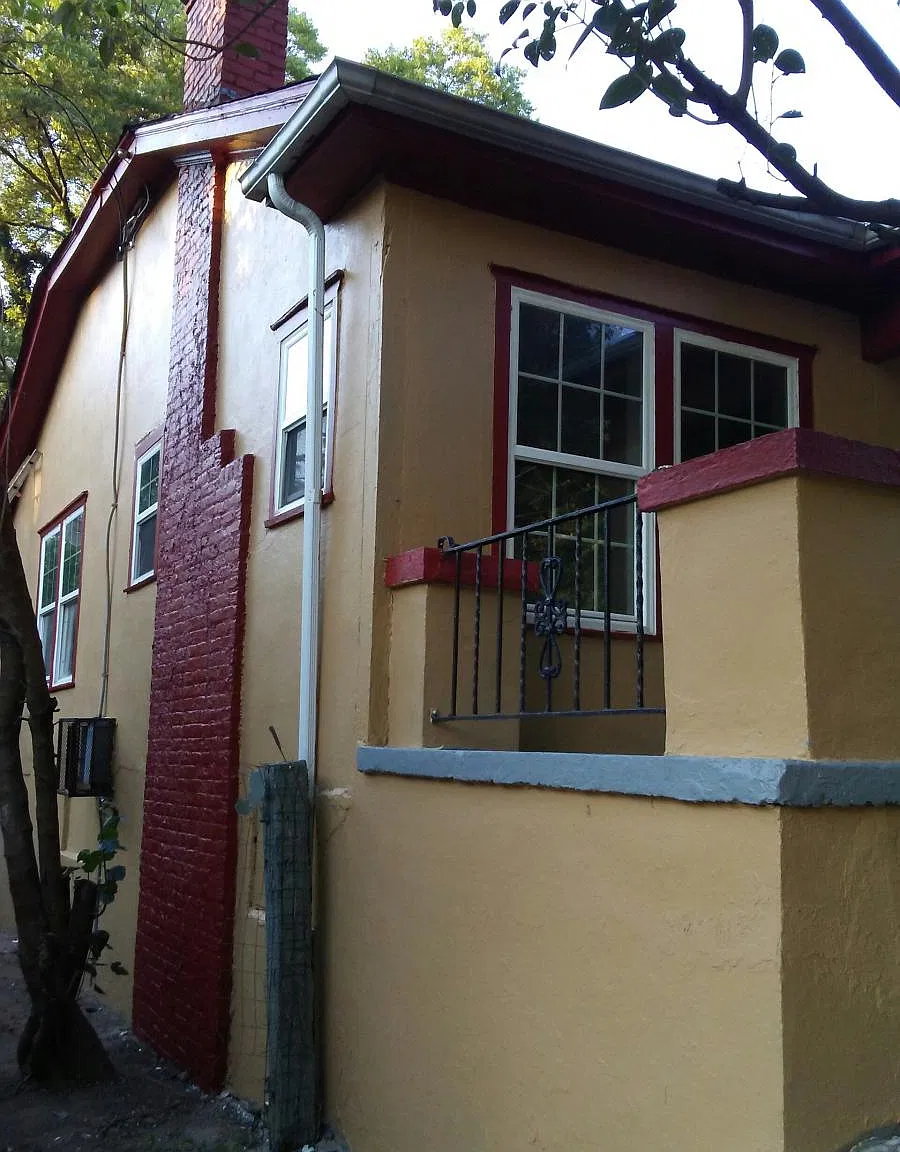 1 bed, 1.5 bath, 1582 sqft, $600 — Photo 1