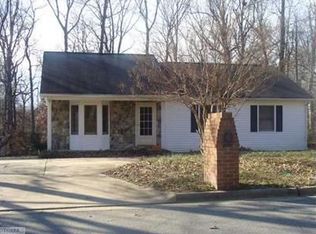 3717 Country Ridge Rd, Greensboro, NC 27405