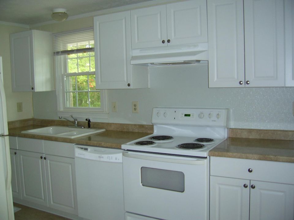 1st image of 2 Arline Dr
