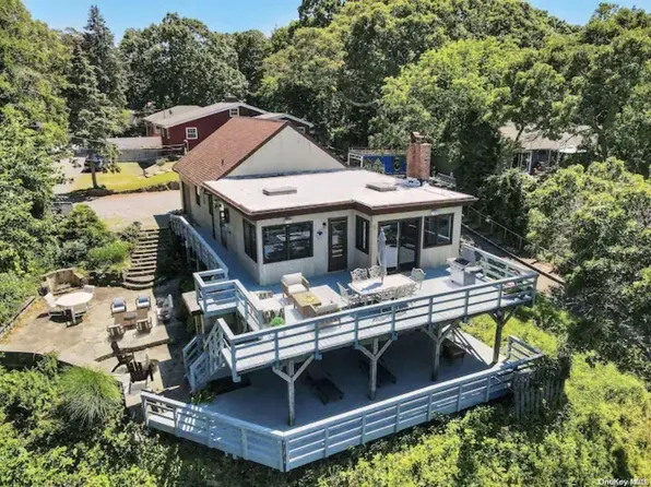 39 Oak Lane, Wading River, NY 11792