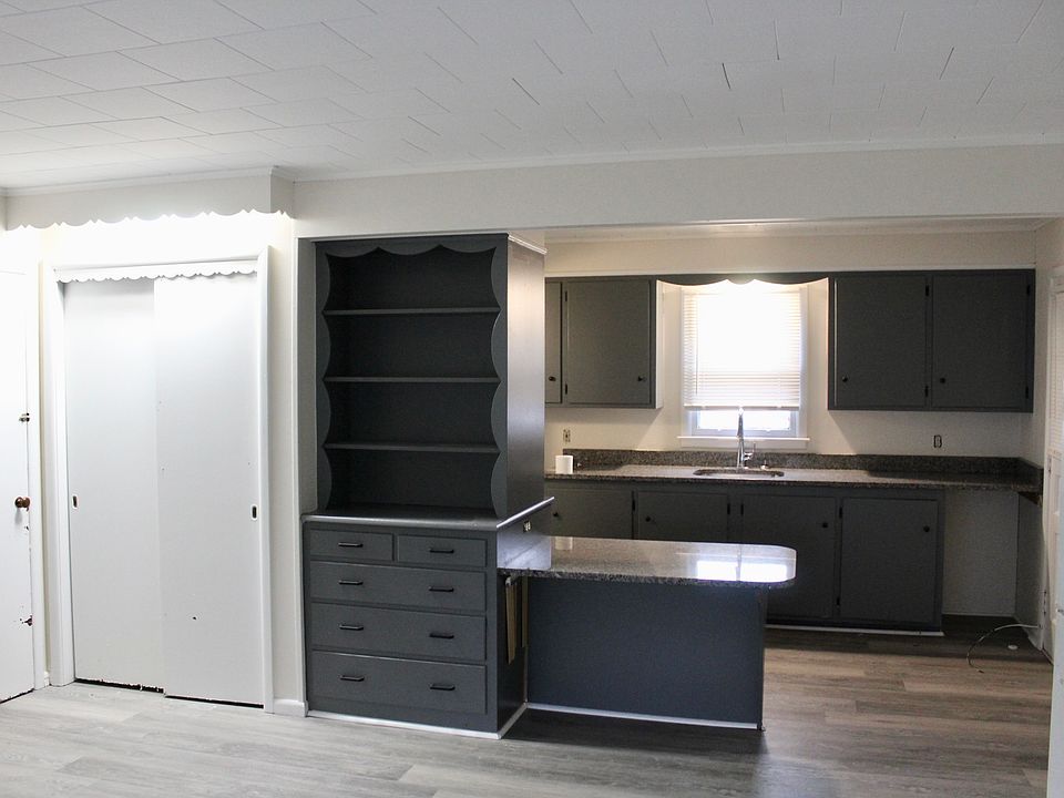 1st image of 539 Bloomingrove Dr #4