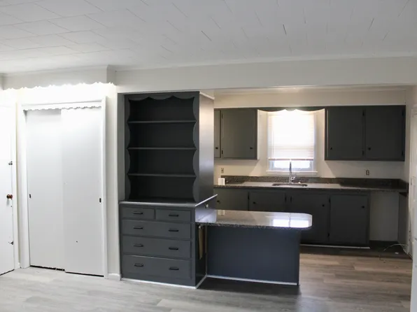 539 Bloomingrove Dr #4, Rensselaer, NY 12144