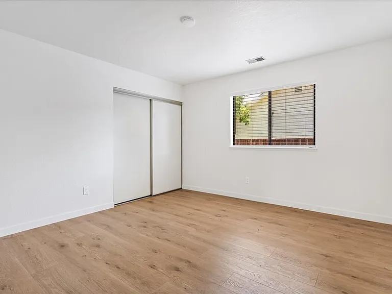 843 Falcon Way — Photo 12