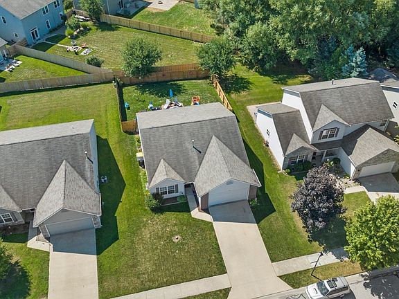4th image of 9104 Brickshire Pkwy
