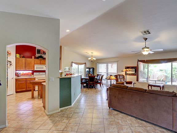 4th image of 214 N San Juan Trl