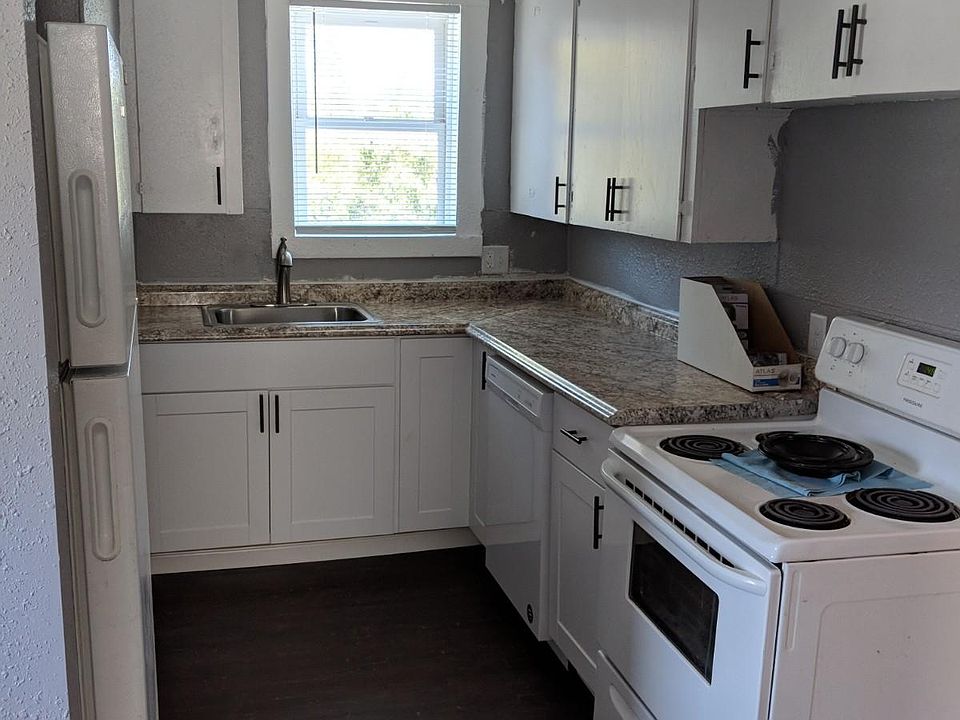 1st image of 1703 Onalaska Ave