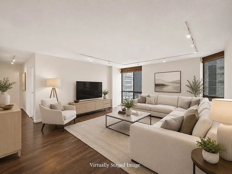 70 W Huron St #708 — Photo 4