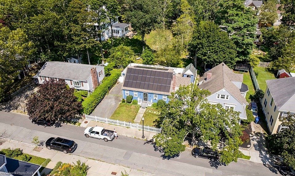 72 Borden St, New Bedford, MA 02740 Zillow