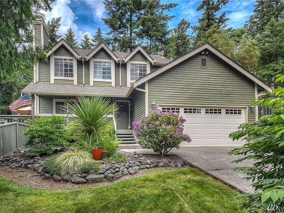 This well maintained home and property is a picture of good taste and neatness. Great location, within minutes to local freeways and walking distance to schools.