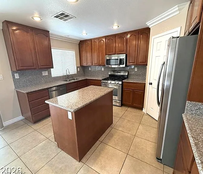 5565 Golden Palms Ct — Photo 4