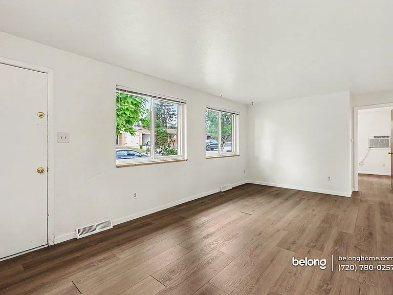 5318 Flower Cir — Photo 2