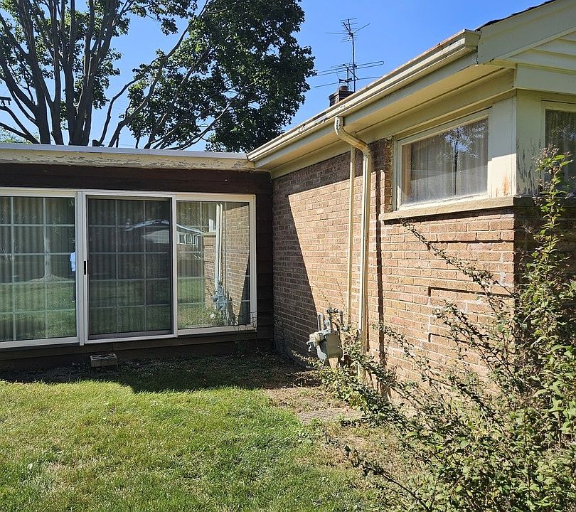 2nd image of 298 N Linden Ave