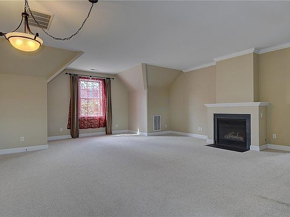4th image of 444 E Freemason St APT 3A