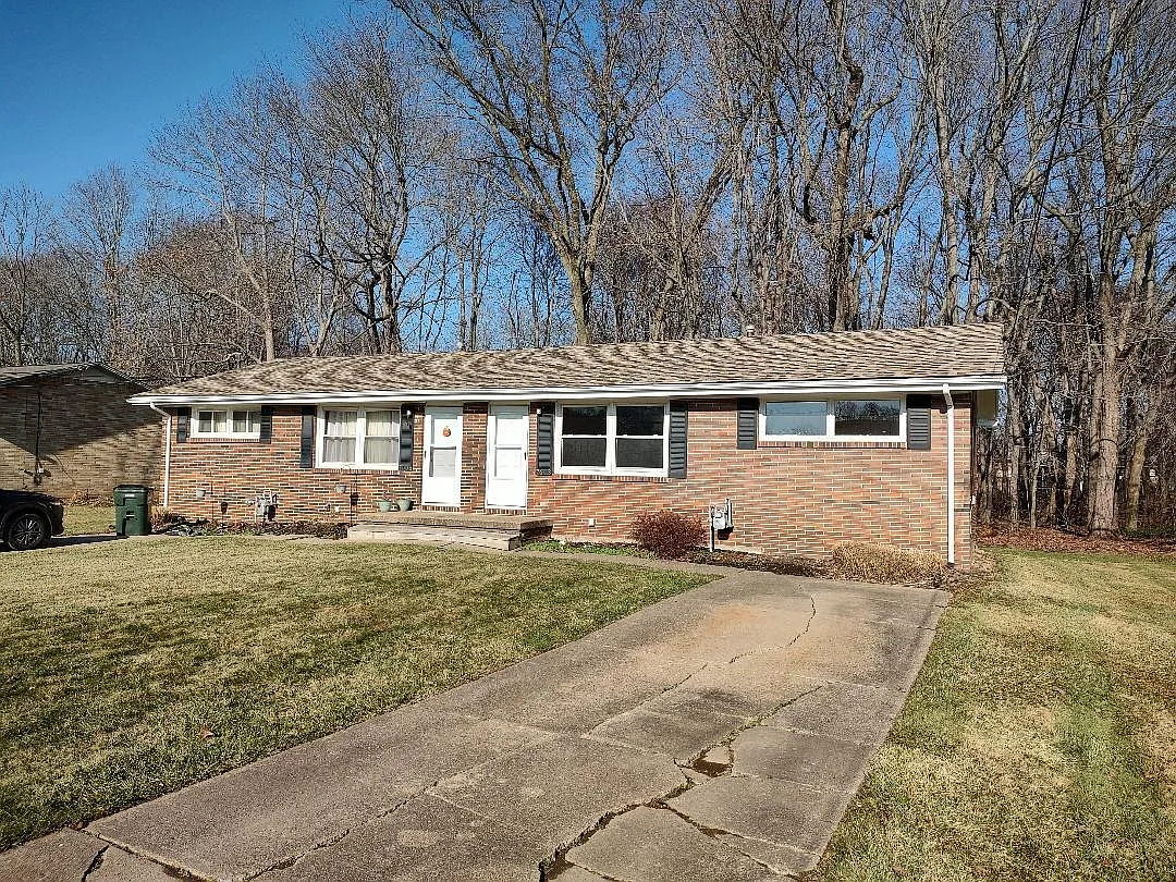 2 bed, 823 sqft, $975 — Photo 1