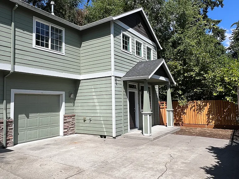 12623 SE Tibbetts St — Photo 2
